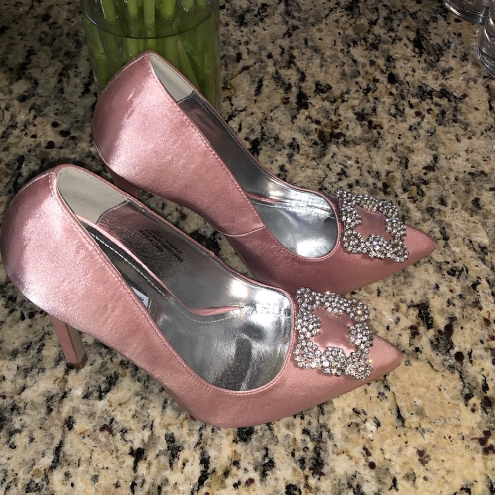 Pink Satin Manolo Blahnik Inspired pumps Sz 6